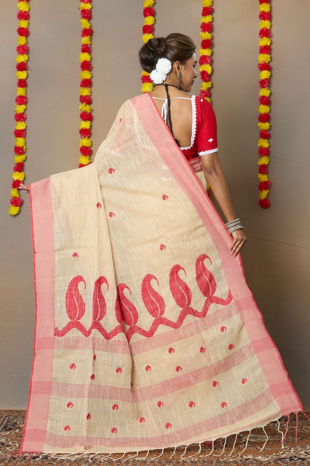 Helenium Sarees Elegant Harmony Of Handloom