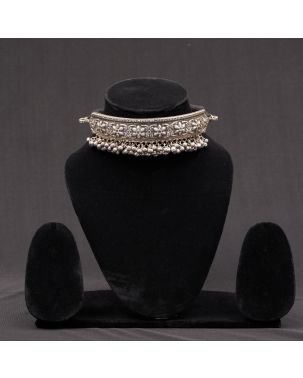 ANTIQUE SILVER CHOKER