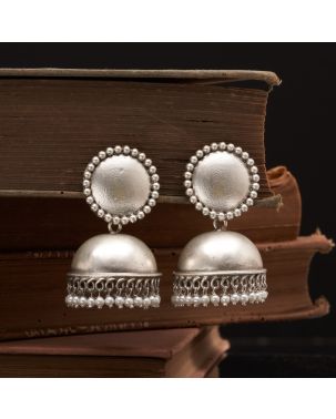 TIMELESS OXIDISED SILVER JHUMKA WITH INTRICATE DETAILING & DELICATE PEARL DROPS