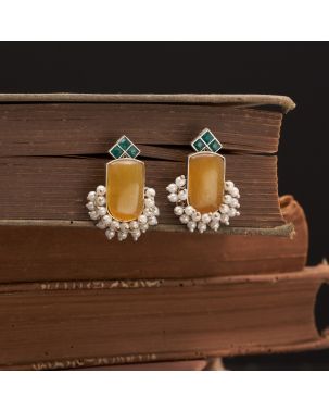 GOLDEN & GREEN STONE EARRING WITH PEARL ACCENTS SET IN A SLEEK SILVER FRAME