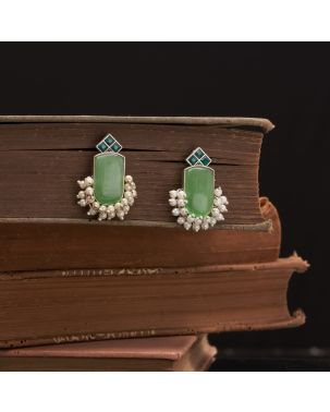 GREEN STONE & PEARL CLUSTER EARRING 