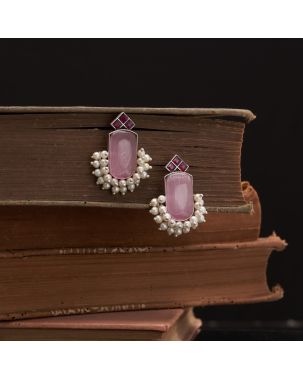 LIGHT PINK STONE & PEARL CLUSTER EARRING 