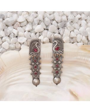 VERTICAL PATTERN EARRING WITH PEACOCK MOTIFS AND RED STONE SETTING